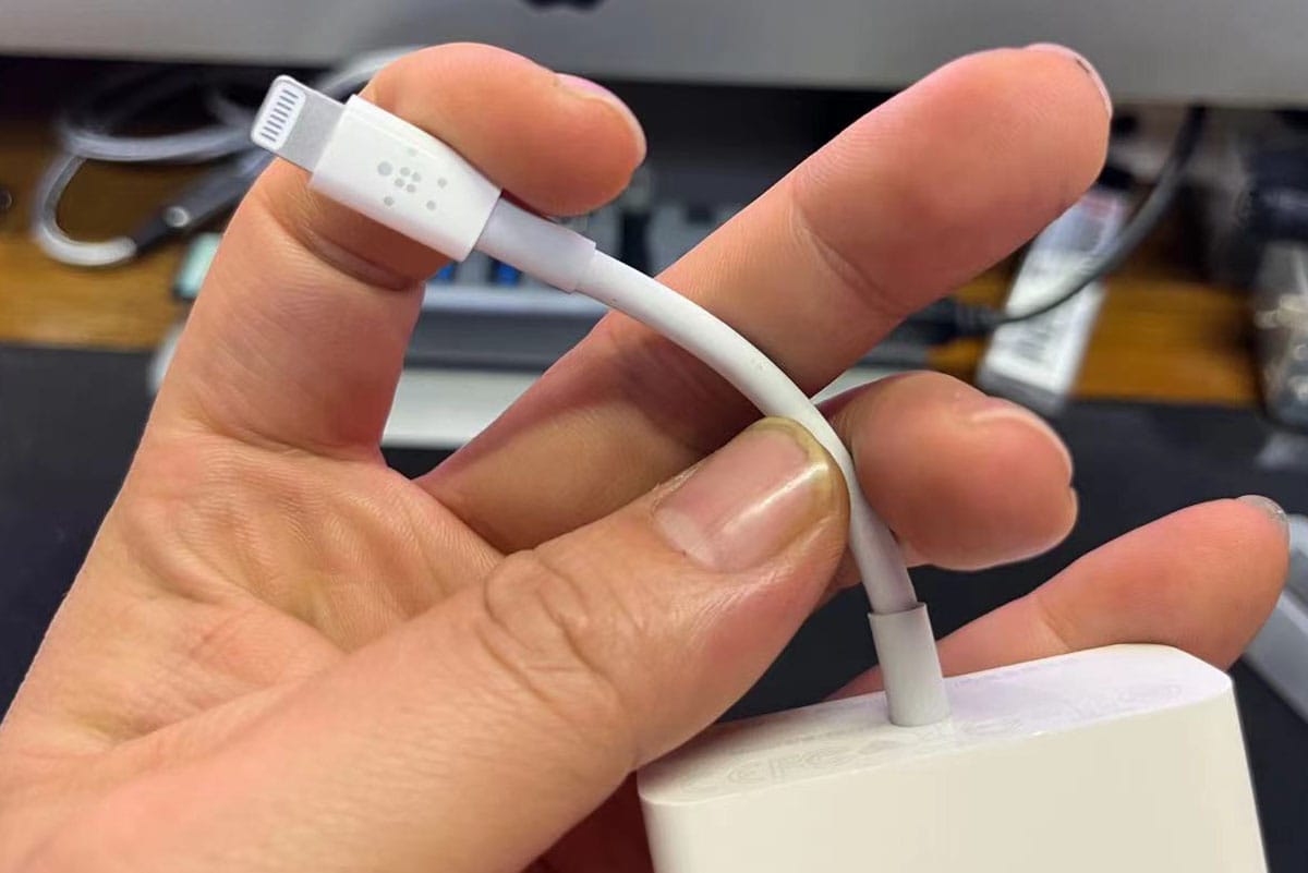 Belkin 以太网和电源适配器 FBJ227 闪电接口适用于 Apple iPad Pro、iPad Mini、iPad Air 和 iPhone