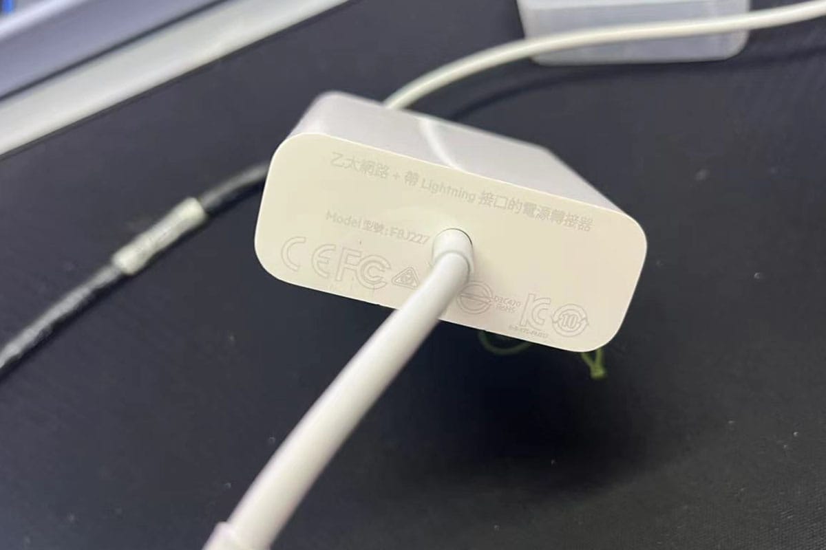 Belkin 以太网和电源适配器 FBJ227 闪电接口适用于 Apple iPad Pro、iPad Mini、iPad Air 和 iPhone