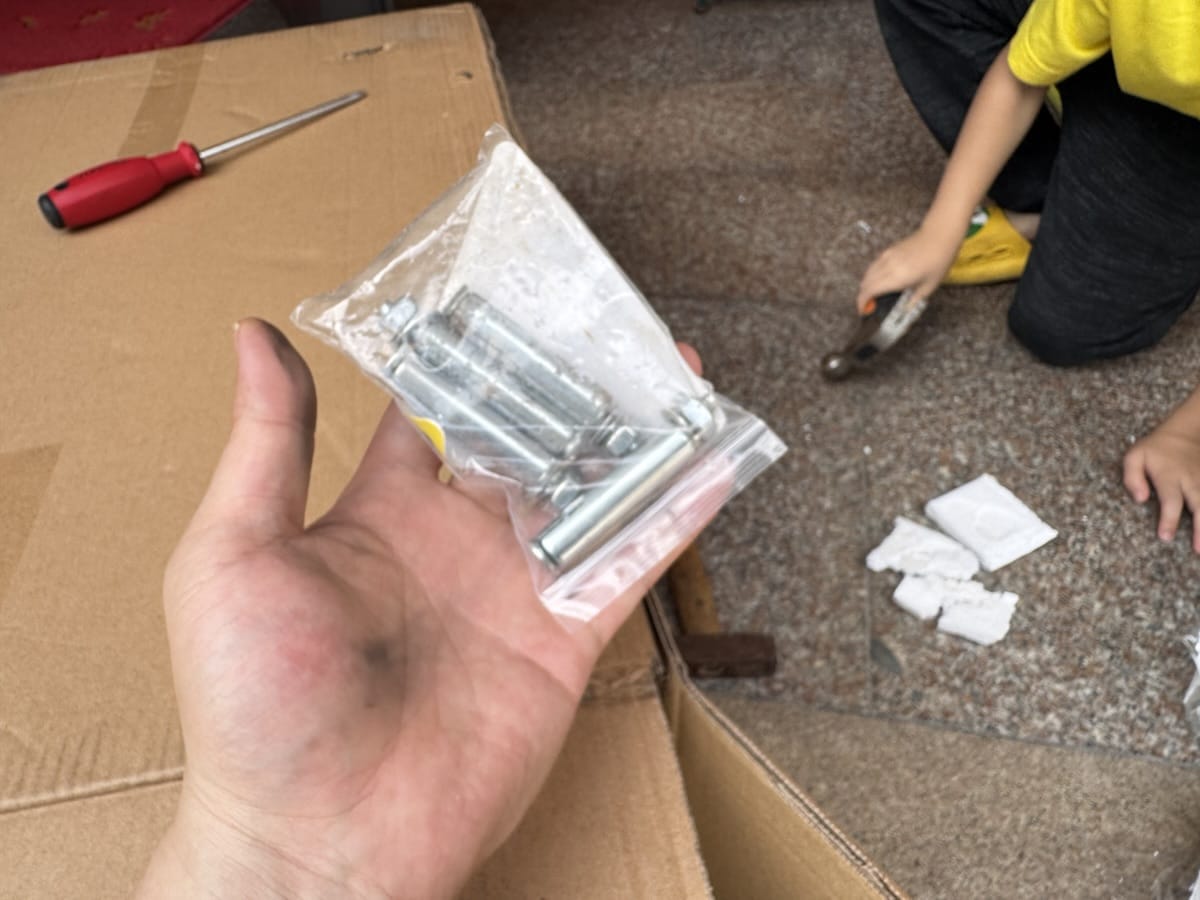 为了省400，提前自己装电箱，后来听说那玩意是防雨的，没必要装～！！😓