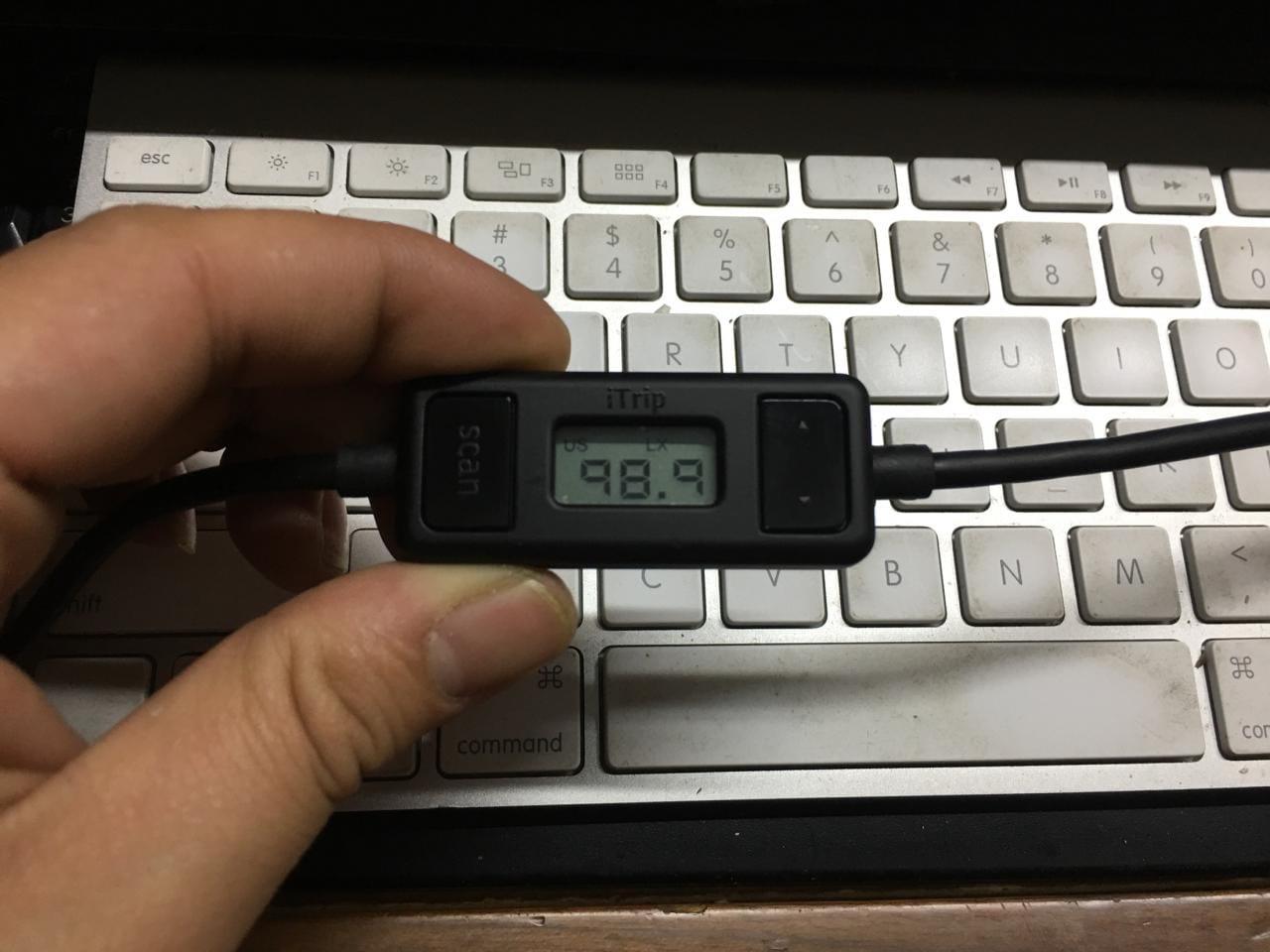 亏本清库存，格里芬5v 2.1A车载充电器10瓦苹果快充协议 支持FM发射 itrip auto MOD-36210 