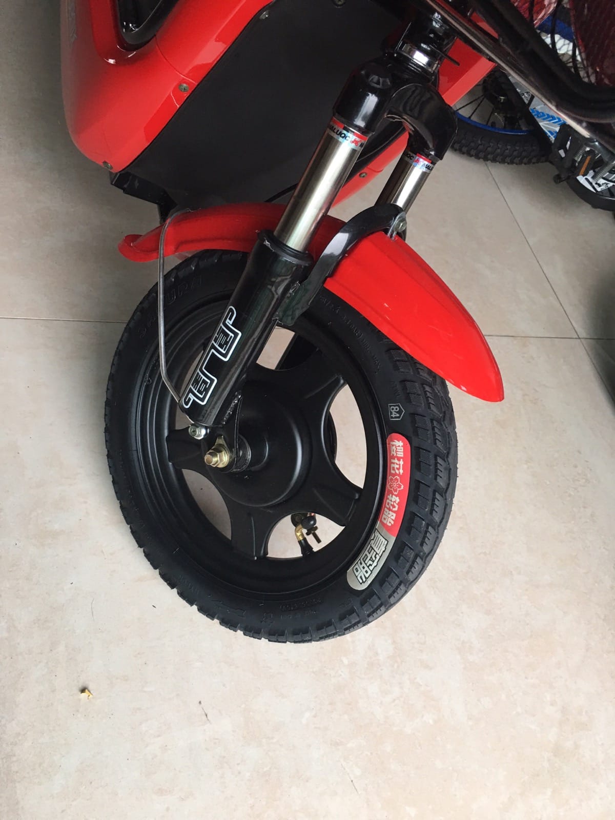 刚买的高级敞篷车 纯绿色动力 性能杠杠滴！！！