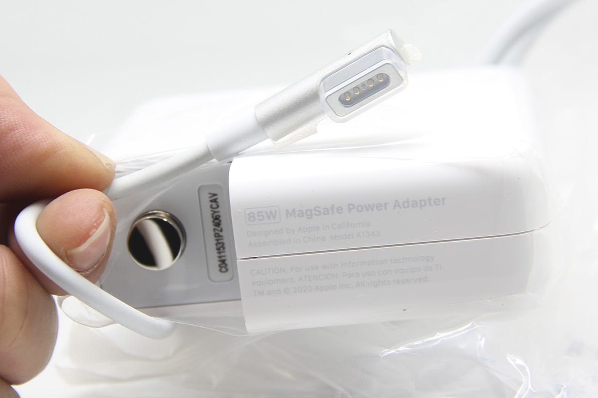 原装Apple MagSafe/MagSafe2 牙刷头/直头/电源适配器45瓦 60瓦 85瓦 老款10-15年MACbookpro 充电器 原装Apple MagSafe/MagSafe2 牙刷头/直头/电源适配器45瓦 60瓦 85瓦 老款10-15年MACbookpro 充电器