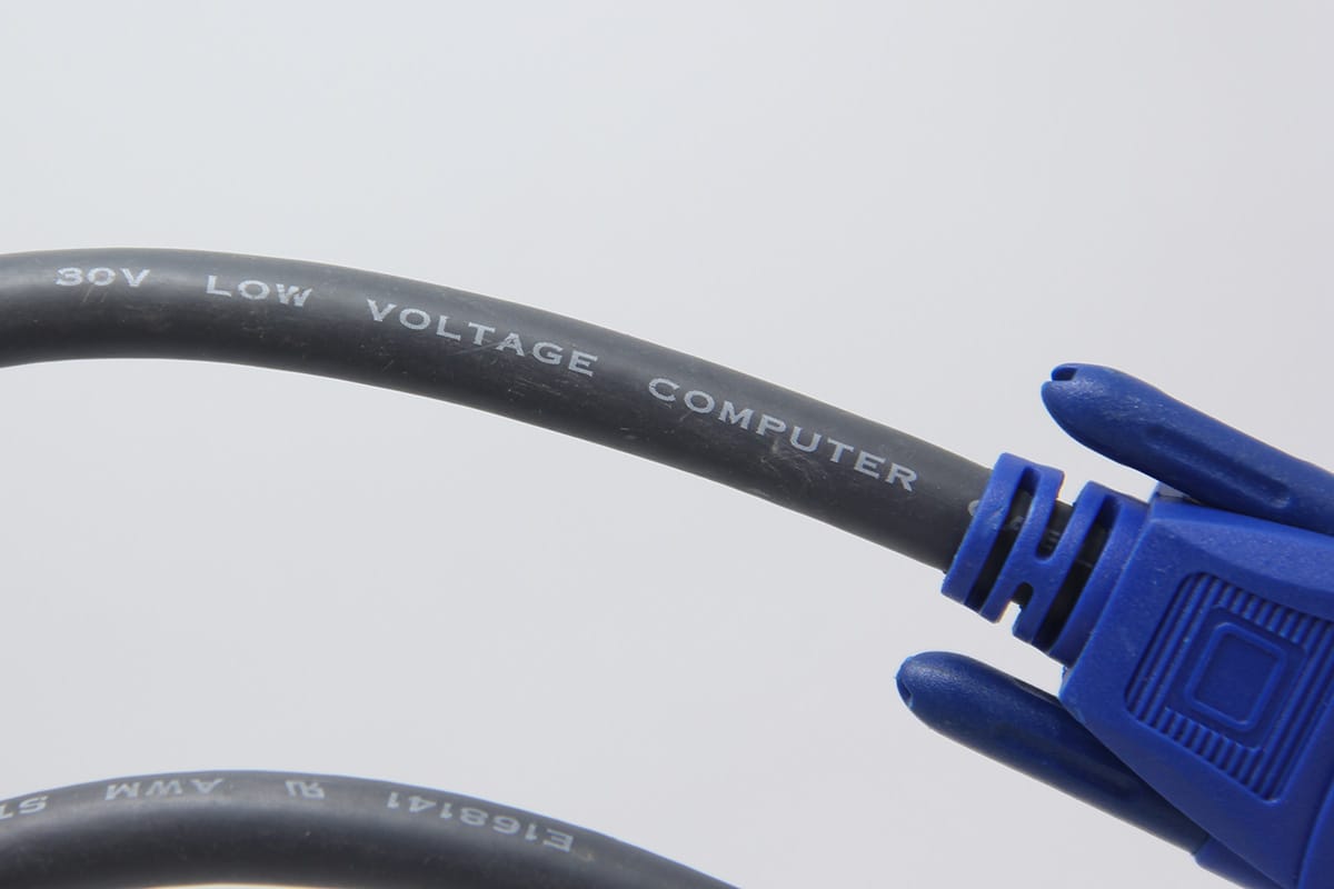 原装cablestogo24K镀金 VGA一分二视频线 显示器分离Y型线 29610