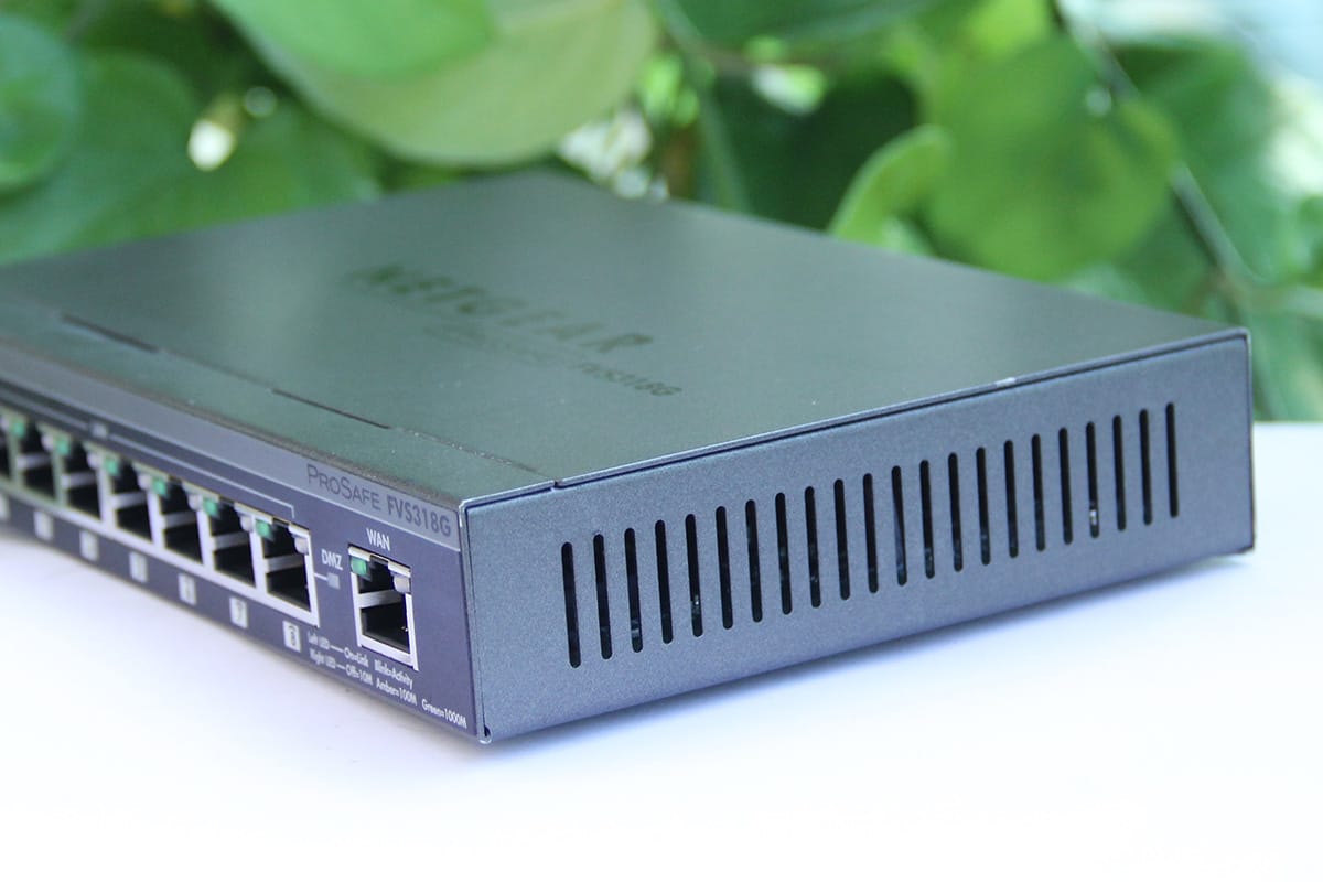 原装网件FVS318G千兆9口防火墙路由器交换机家用vpn千兆网络传输