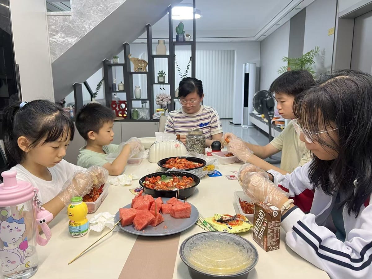周末啦，周末快乐呀，宵夜走起，哈啤酒啦！