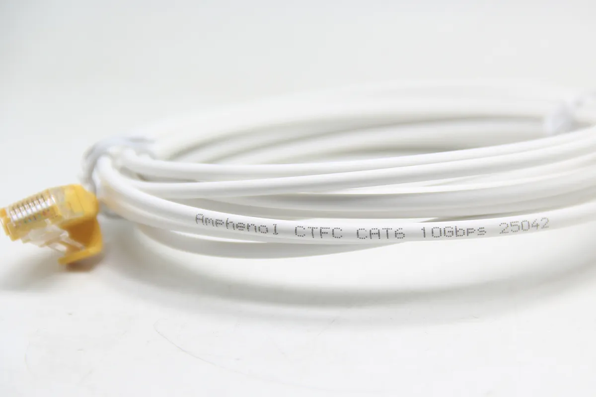 安费诺工业级超细Cat6万兆网线3米 28AWG极细机身 10Gbps高速传输 安费诺工业级超细Cat6万兆网线3米 28AWG极细机身 10Gbps高速传输