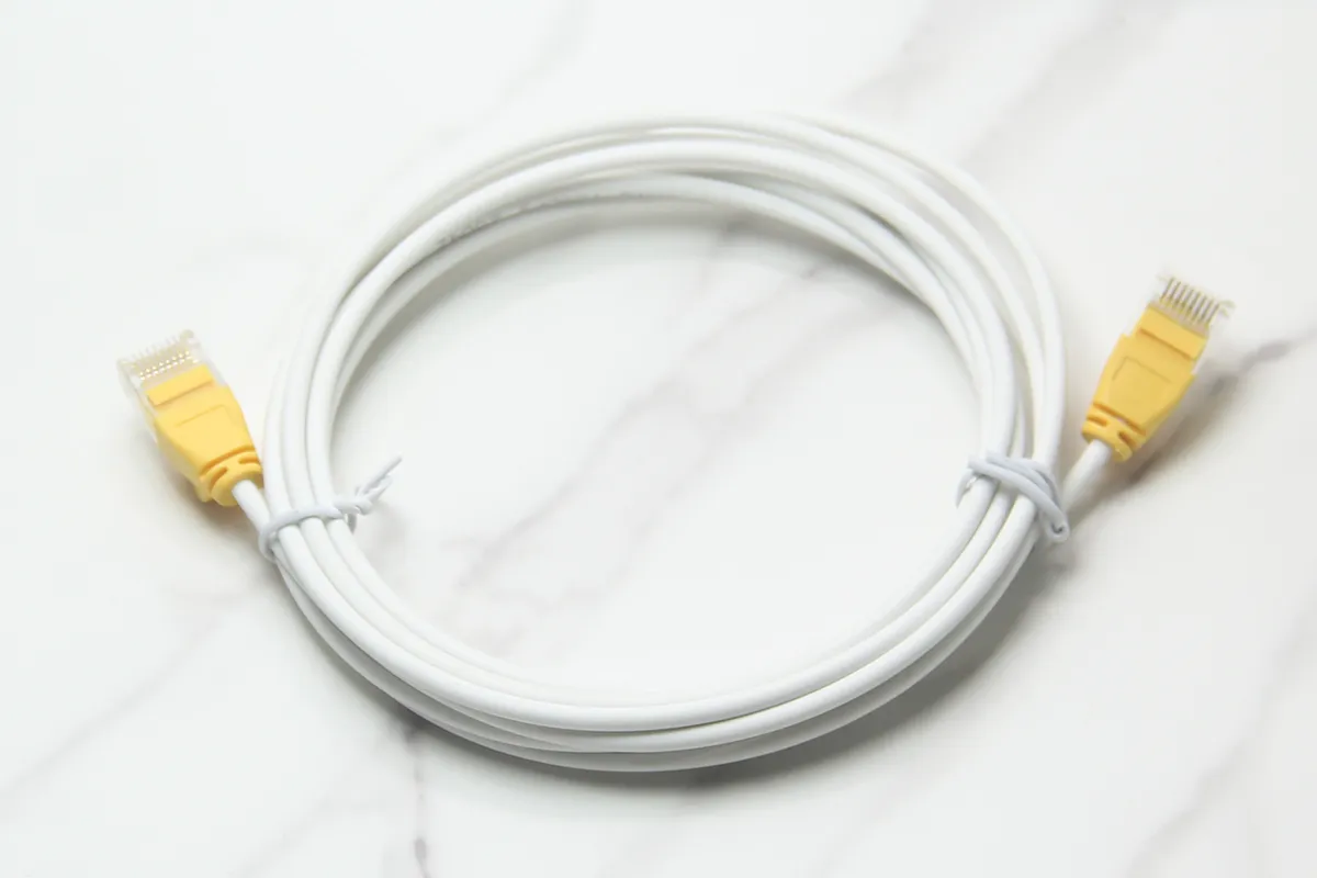 安费诺工业级超细Cat6万兆网线3米 28AWG极细机身 10Gbps高速传输 安费诺工业级超细Cat6万兆网线3米 28AWG极细机身 10Gbps高速传输