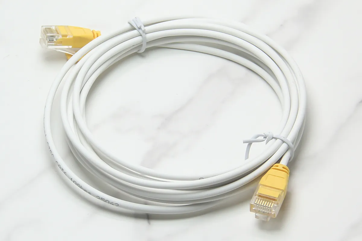 安费诺工业级超细Cat6万兆网线3米 28AWG极细机身 10Gbps高速传输 安费诺工业级超细Cat6万兆网线3米 28AWG极细机身 10Gbps高速传输