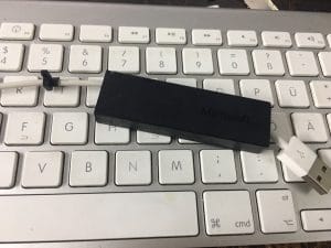 微软第一代无线投影器 拆解 换线教程 微软第一代无线投影器 拆解 换线教程