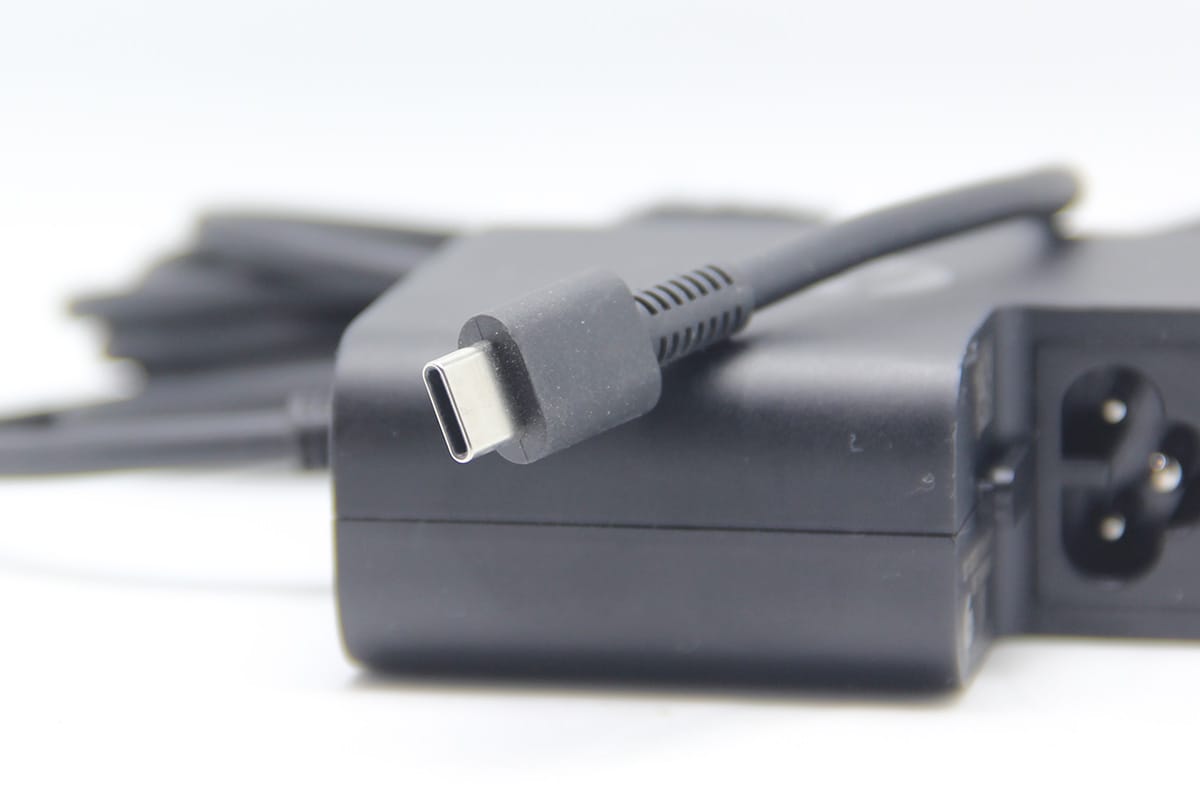 惠普多电压65瓦USB-C旅行TYPE-C电源充电适配器PD3.0 5V 3A/9V 3A/10V 5A/12V 5A/15V 4.33A/20V 3.25A