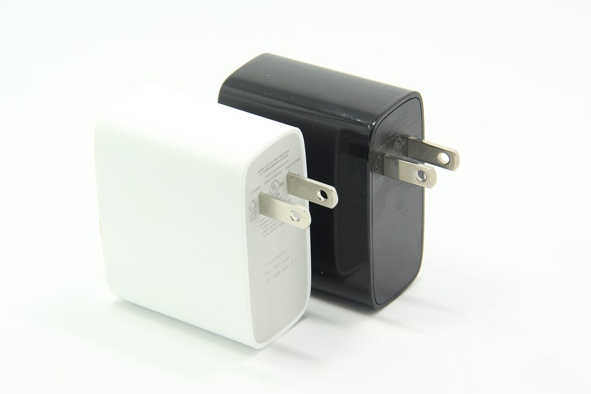 摩托罗拉手机平板快速充电器 15.3w qc快充ssw-2566us-wh 5V/9V/12V多电压输出