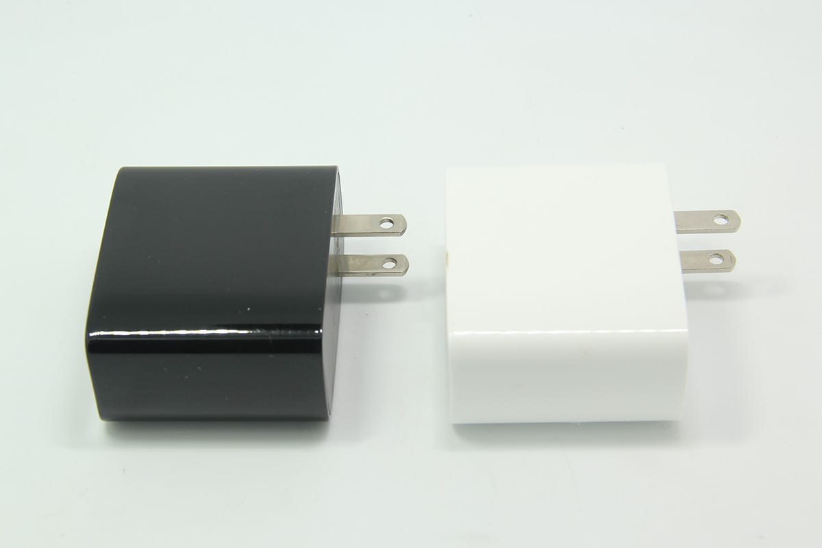 摩托罗拉手机平板快速充电器 15.3w qc快充ssw-2566us-wh 5V/9V/12V多电压输出