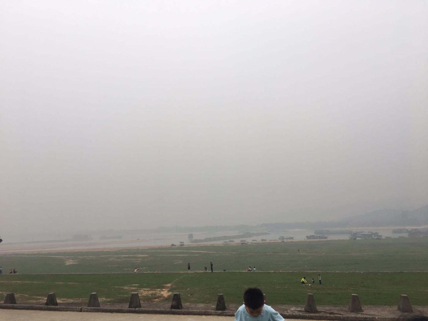 清远市北江大堤烧烤