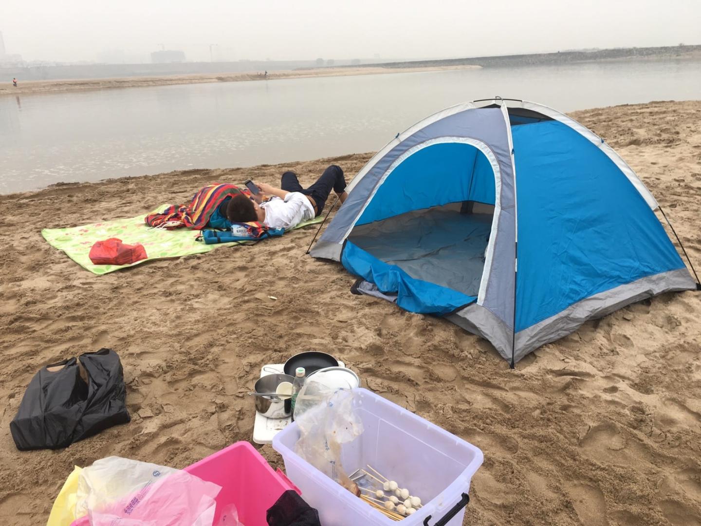 清远市北江大堤烧烤