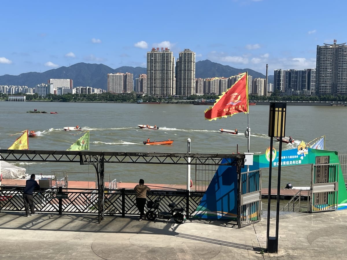 清远救援演练，难道要下大雨，最近预报是有极端天气，连续大暴雨。