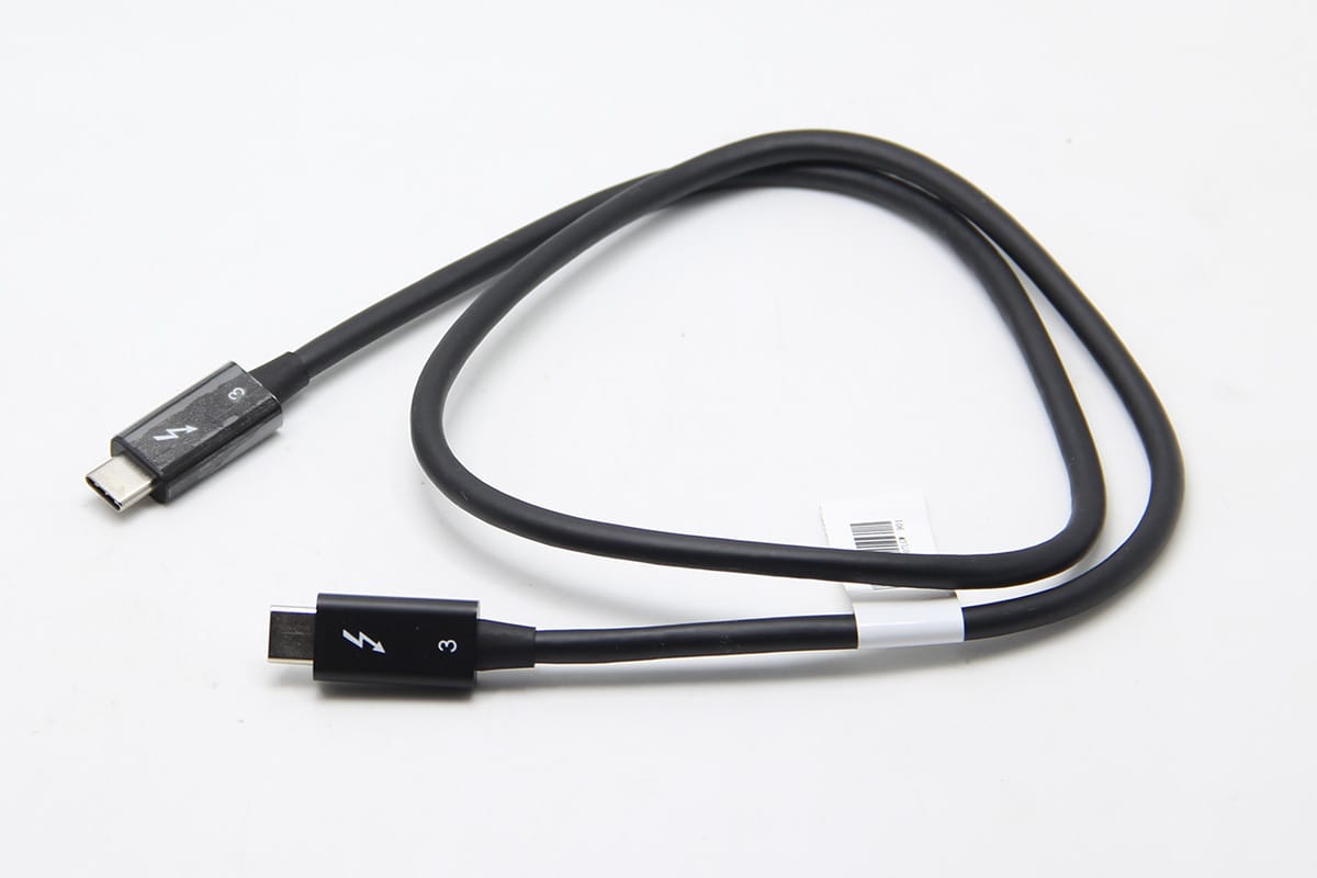 特价清理。原装thinkpad tb3 雷电3 thunderbolt3线 100瓦 40G 0.7米 5k 充电 数据 视频传输