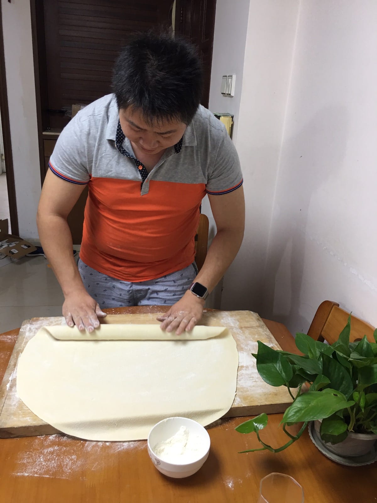 老婆要吃手擀面，看我来露一手，正宗的山东手擀面，有想吃的没？