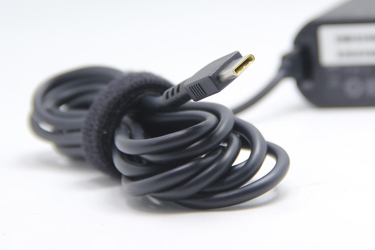 联想thinkpad电脑便携式USB-C电源充电器45W PD2.0多电压输出供电