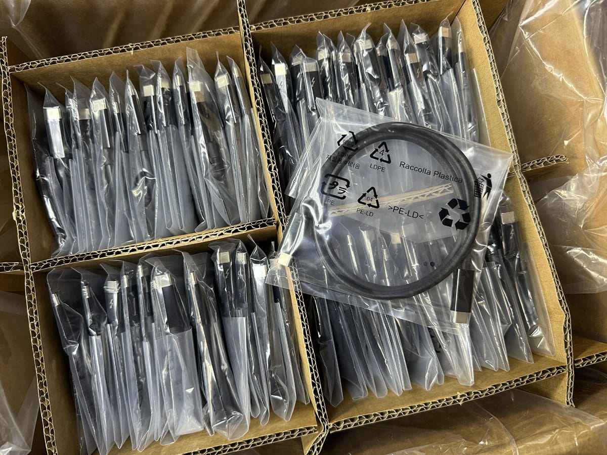 贝尔金 belkin 雷电3数据线0.8米100瓦PD满速40G带宽 5K/8K显示器信号线