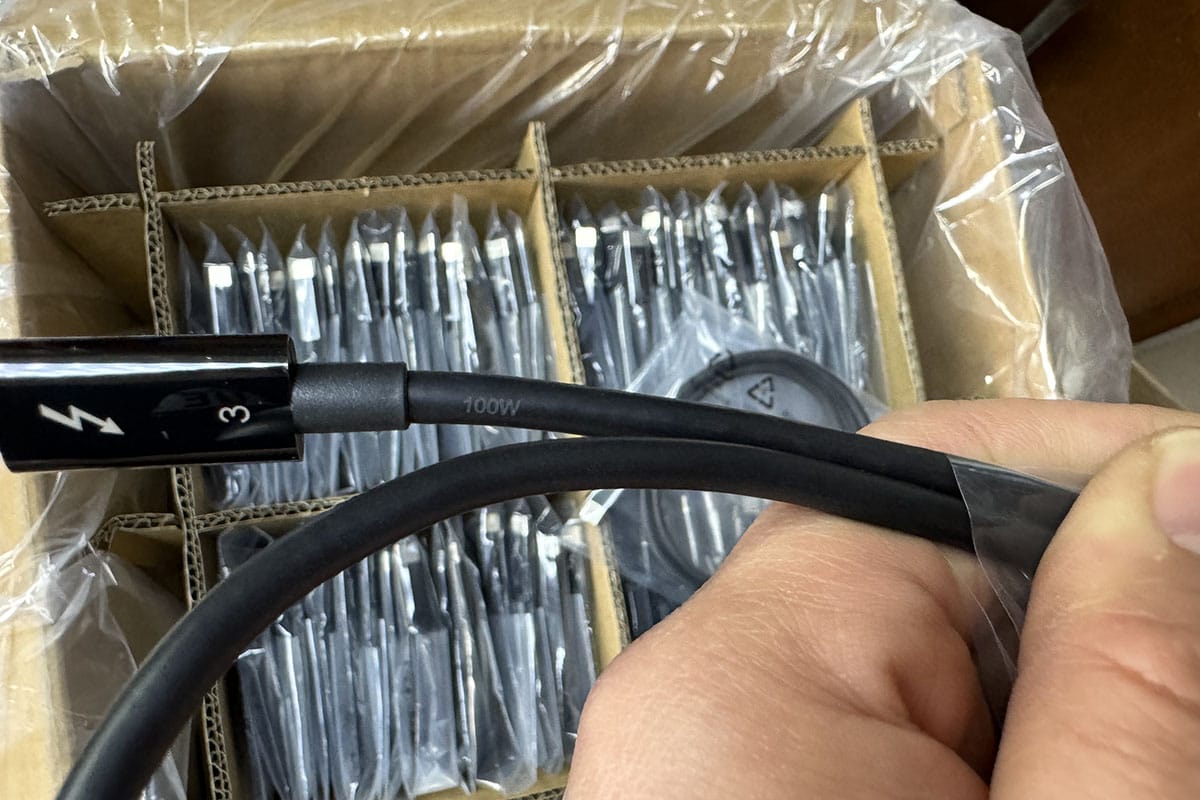贝尔金 belkin 雷电3数据线0.8米100瓦PD满速40G带宽 5K/8K显示器信号线