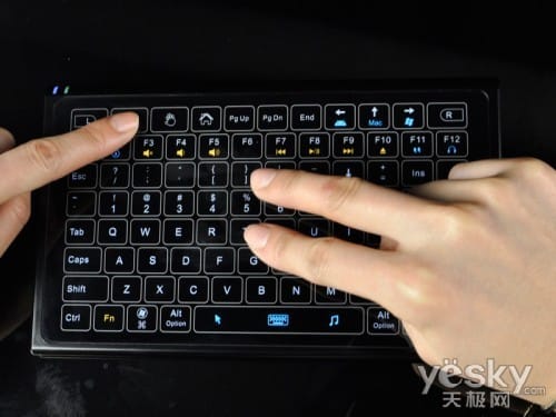 资料：云控制 FelTouch Magic蓝牙触控键鼠评测