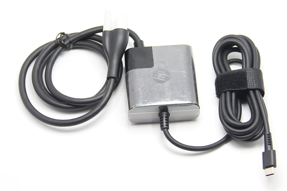 HP多电压输出45瓦便携TYPE-C电源适配器USB-C TPN-LA06 20V 2.25A