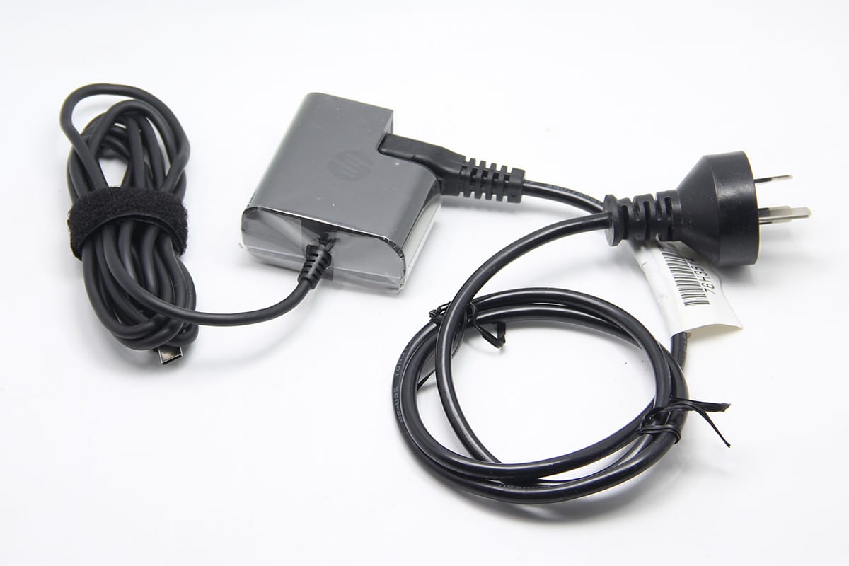 HP多电压输出45瓦便携TYPE-C电源适配器USB-C TPN-LA06 20V 2.25A