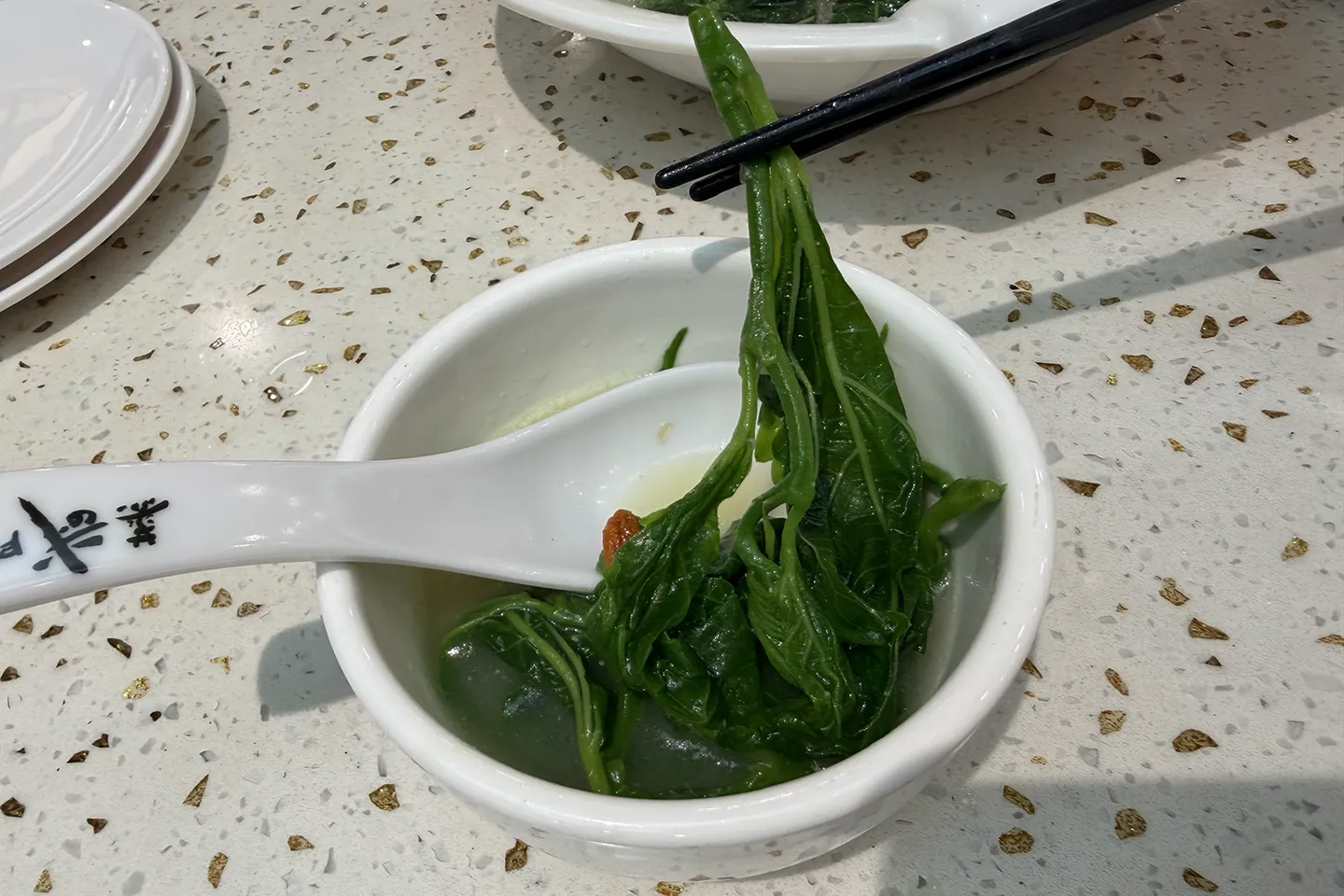 小家伙考完试，老婆懒得开火做饭，全家出门叹早茶。几笼点心，卸下紧绷，慢下来的清晨，满是烟火温柔。