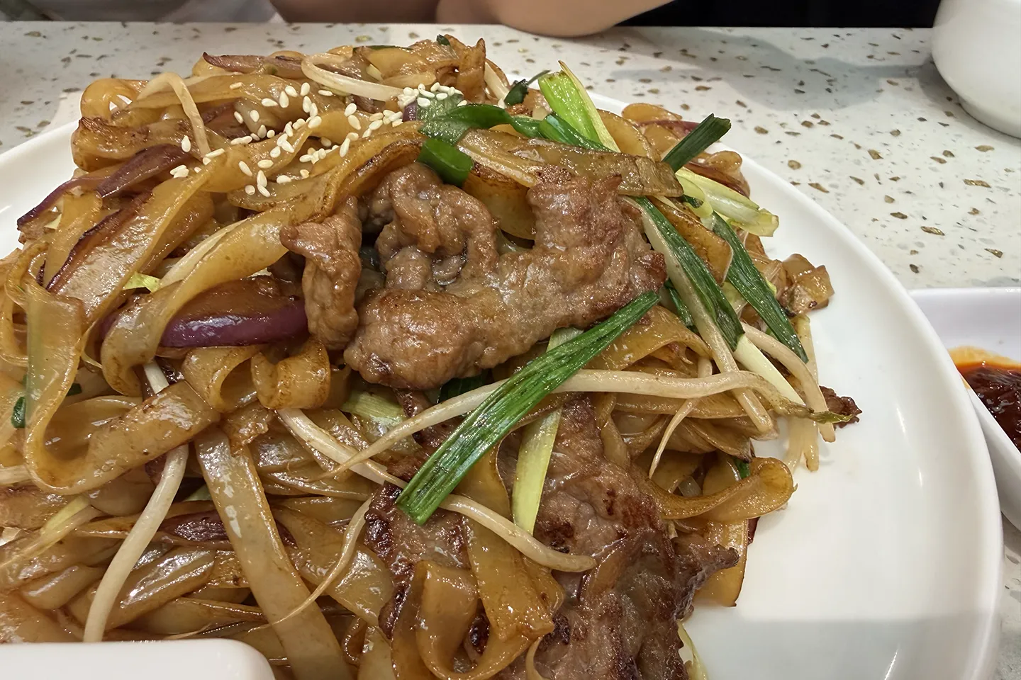 小家伙考完试，老婆懒得开火做饭，全家出门叹早茶。几笼点心，卸下紧绷，慢下来的清晨，满是烟火温柔。
