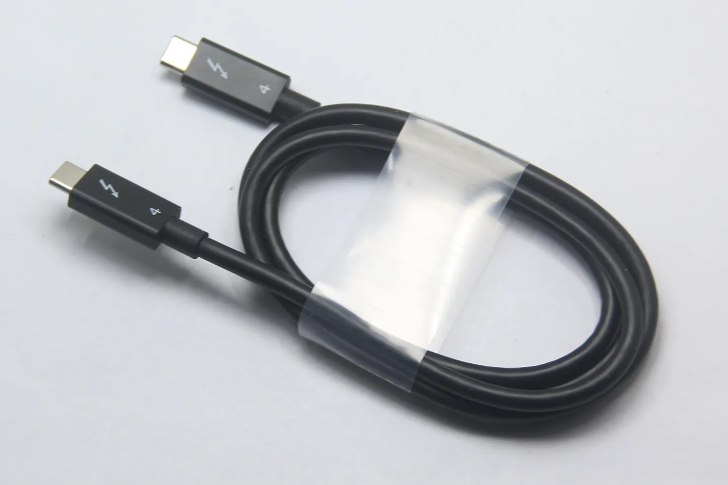 原装1米长 雷电4数据线 50V 5A 240瓦 USB4 Gen3 40G TBT4 数据 显示器视频信号 充电线 扩展坞 雷电设备连接线