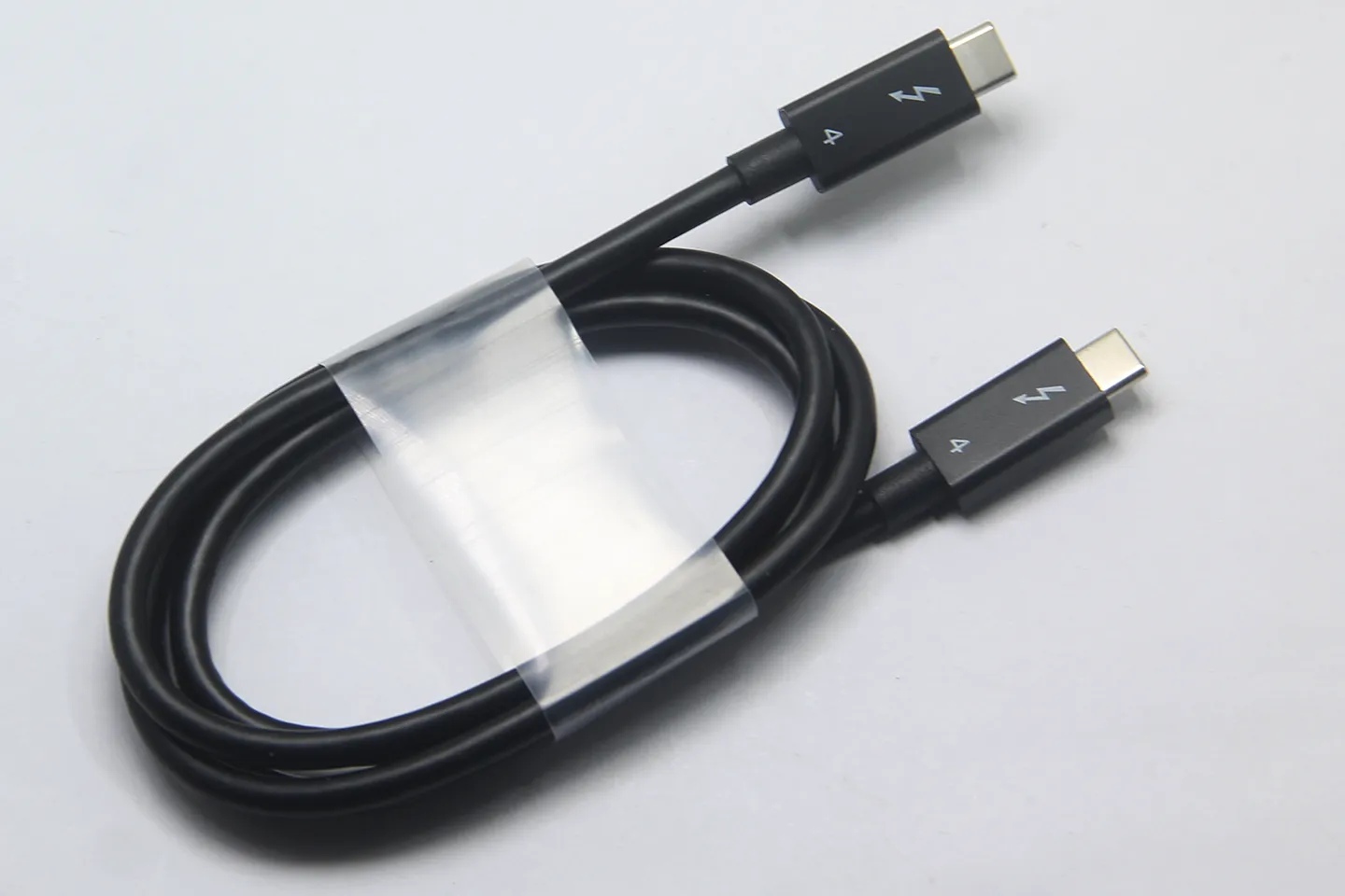 原装1米长 雷电4数据线 50V 5A 240瓦 USB4 Gen3 40G TBT4 数据 显示器视频信号 充电线 扩展坞 雷电设备连接线