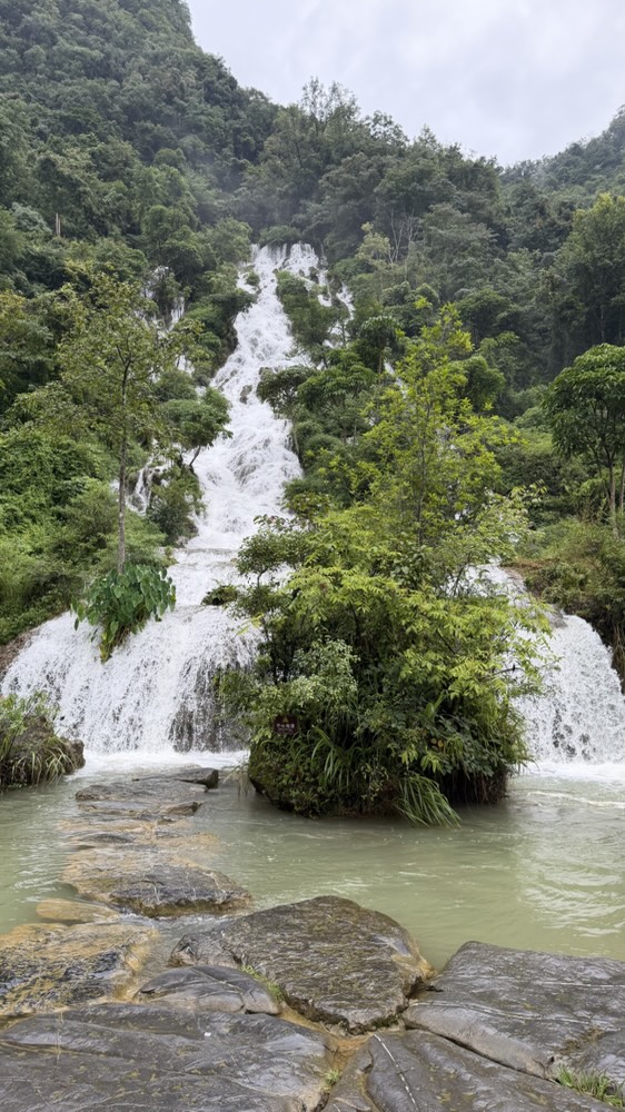 荔波小七孔—藏在黔南山谷里的绿宝石 逛吃游记