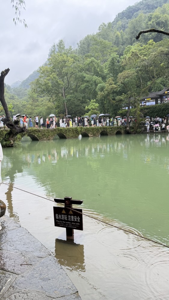 荔波小七孔—藏在黔南山谷里的绿宝石 逛吃游记