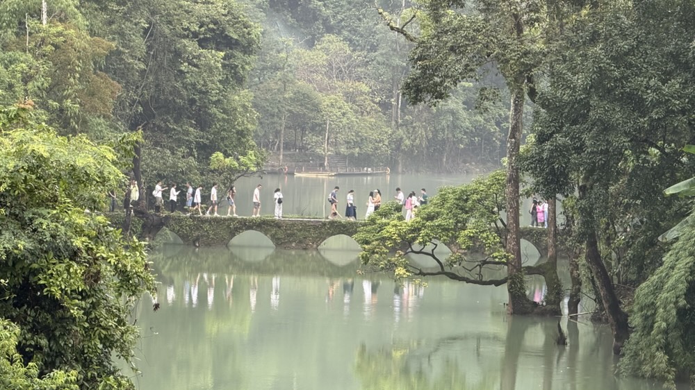 荔波小七孔—藏在黔南山谷里的绿宝石 逛吃游记