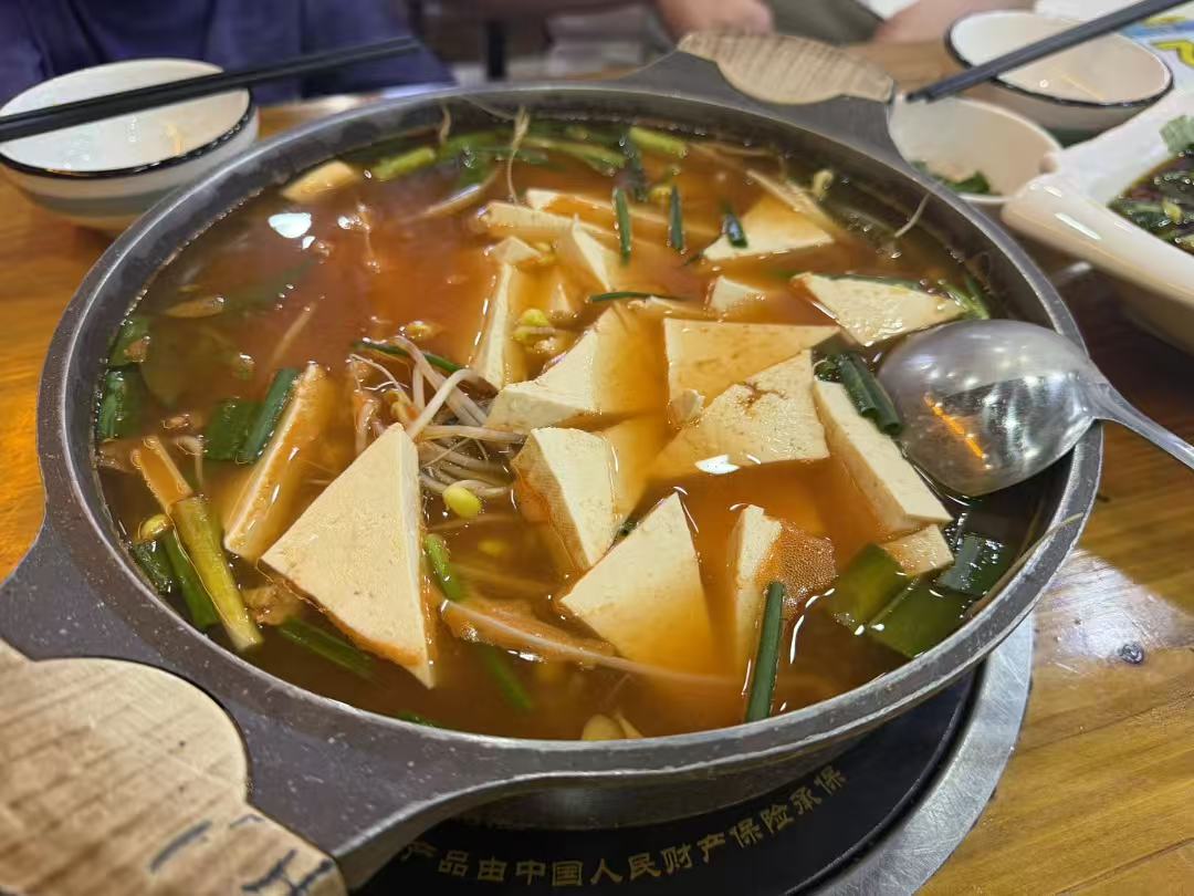 贵州榕江村超-途径这里正好驻足休息,早上起来吃完早餐-顺路来看看村超场地