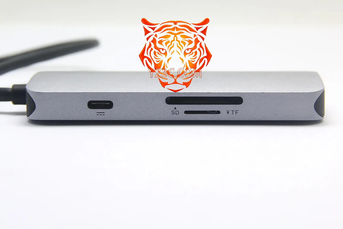 便携式 全功能C 7合1扩展坞支持Windows/Macos/三星DEX/等系统外扩HDMI 4K 30hz 3个USB3.0 SD卡插槽