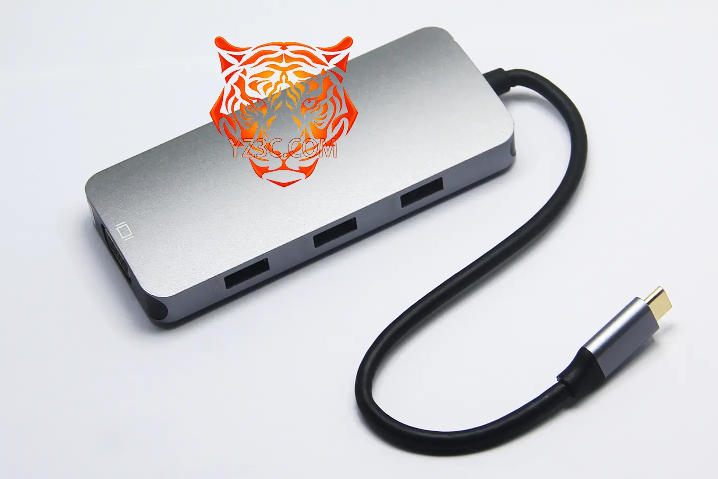 便携式 全功能C 8合1扩展坞 支持Windows/Macos/三星DEX/等系统外扩HDMI 4K 30hz 3个USB3.0 SD卡插槽