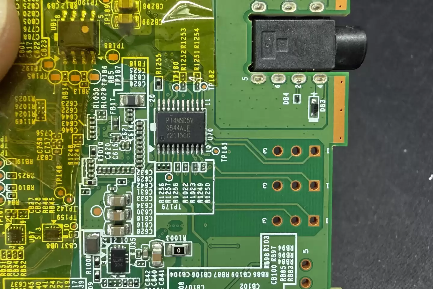 肯新通 Kensington SD5600T 双4K显示输出 雷电C与USB-C混合型扩展坞 主板高清拆解图片